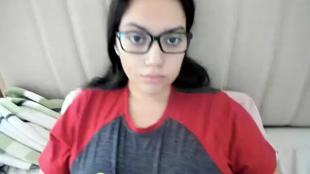 Snapshot of roniewester chatting on October 11, 2025, 11:33 am roniewester online show from October 11, 2025, 11:33 am