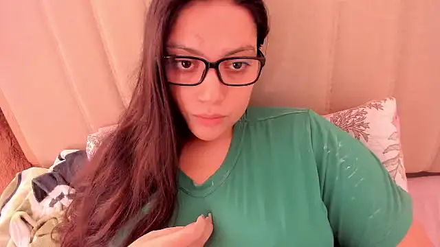 Snapshot of roniewester chatting on October 30, 2025, 3:53 pm roniewester online show from October 30, 2025, 3:53 pm