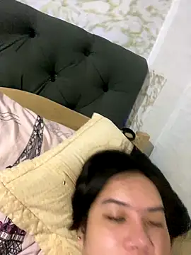 Hebefemme online show from December 16, 2025, 7:29 pm