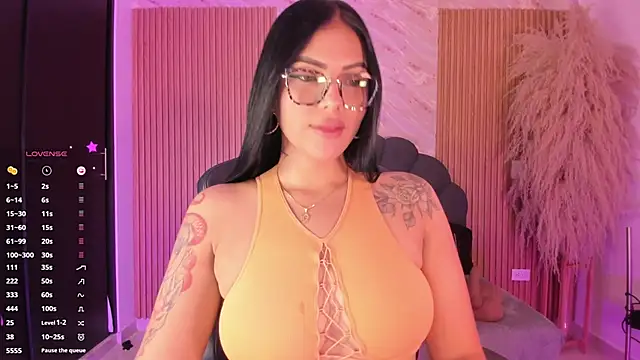 Snapshot of karol_green_ chatting on October 21, 2025, 3:39 am karol green  online show from October 21, 2025, 3:39 am