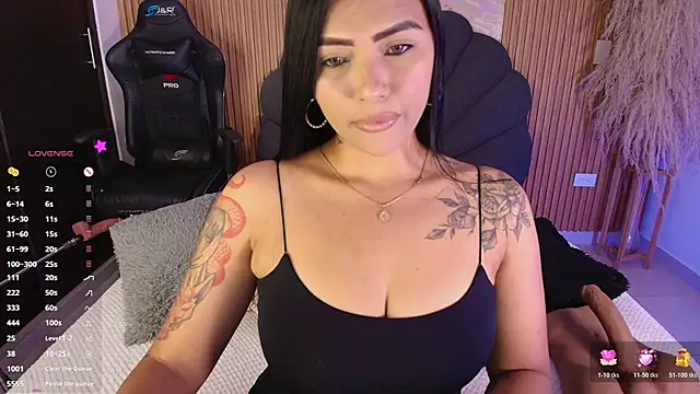 Snapshot of karol_green_ chatting on October 22, 2025, 4:01 am karol green  online show from October 22, 2025, 4:01 am