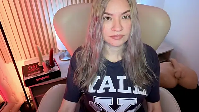 Snapshot of MarianL0ve chatting on October 7, 2025, 2:40 pm MarianL0ve online show from October 7, 2025, 2:40 pm