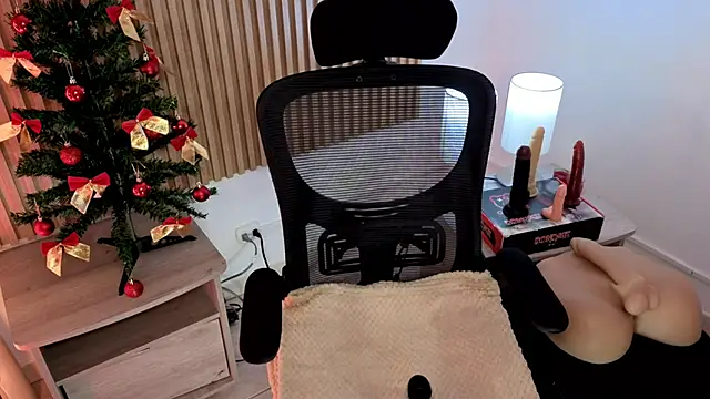 MarianL0ve online show from December 1, 2025, 10:49 am