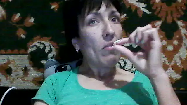 Snapshot of SunnyAmorre chatting on May 18, 2026, 7:51 pm SunnyAmorre online show from May 18, 2026, 7:51 pm