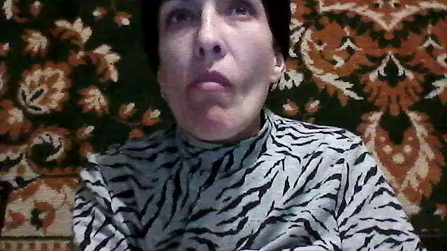 Snapshot of SunnyAmorre chatting on April 28, 2026, 6:56 pm SunnyAmorre online show from April 28, 2026, 6:56 pm