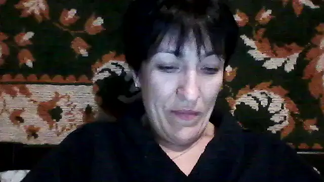 Snapshot of SunnyAmorre chatting on October 6, 2025, 8:42 pm SunnyAmorre online show from October 6, 2025, 8:42 pm