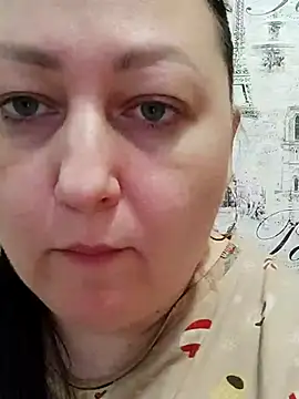 Rini333 online show from February 11, 2026, 7:41 am