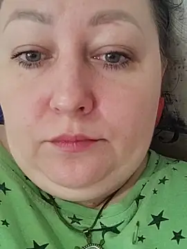 Snapshot of Rini333 chatting on October 15, 2025, 11:07 am Rini333 online show from October 15, 2025, 11:07 am