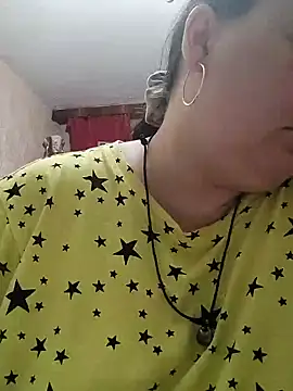 Snapshot of Rini333 chatting on September 18, 2025, 5:05 pm Rini333 online show from September 18, 2025, 5:05 pm