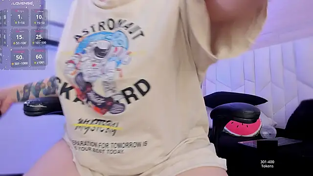 io chie  online show from September 29, 2025, 4:08 am