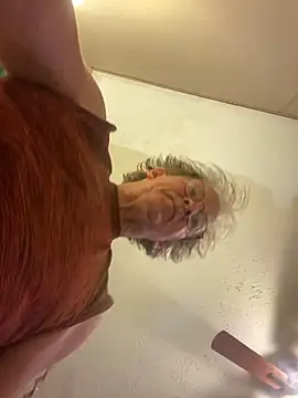 jck1m0t online show from October 6, 2025, 2:35 am