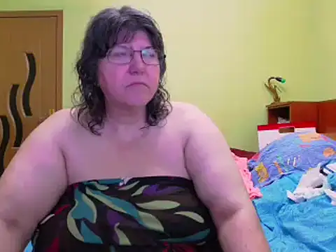 Snapshot of HugeTits chatting on January 21, 2025, 6:22 am HugeTits online show from January 21, 2025, 6:22 am