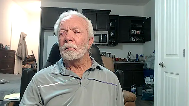 Snapshot of rockpoint69 chatting on October 15, 2025, 8:33 am rockpoint69 online show from October 15, 2025, 8:33 am