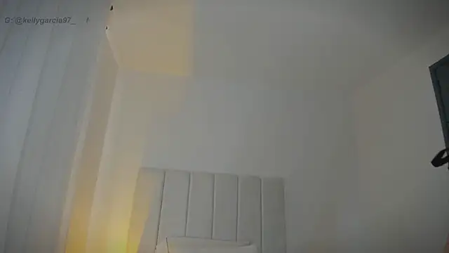 Ally Snow online show from April 10, 2026, 2:13 pm