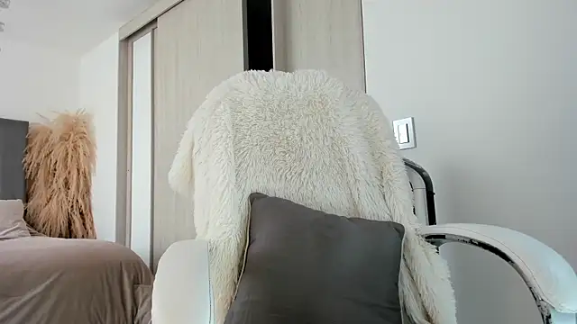 NatalieClark online show from September 28, 2025, 1:51 pm