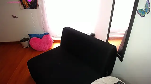 sexylatina001 online show from October 23, 2025, 2:49 pm