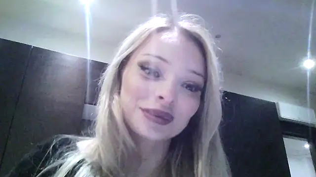 Snapshot of HannaXLove chatting on November 7, 2025, 2:32 pm HannaXLove online show from November 7, 2025, 2:32 pm