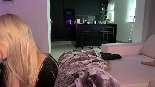 Snapshot of HannaXLove chatting on February 1, 2026, 3:10 pm HannaXLove online show from February 1, 2026, 3:10 pm