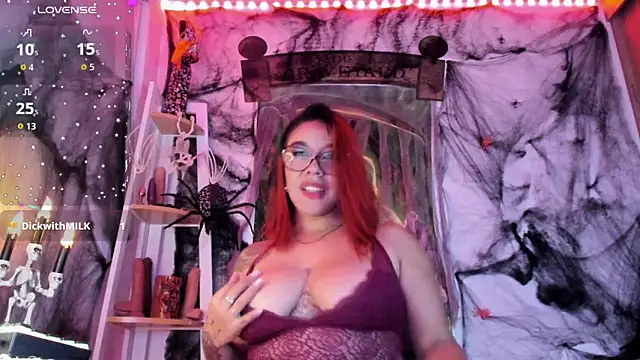 Snapshot of andrea_lopezz_ chatting on October 15, 2025, 12:31 am andrea lopezz  online show from October 15, 2025, 12:31 am