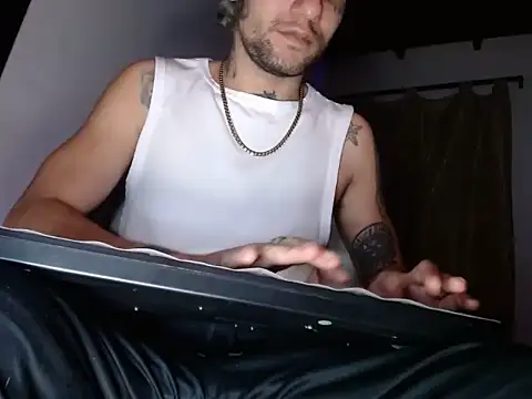 Christian Stiven1 online show from February 5, 2025, 4:06 am
