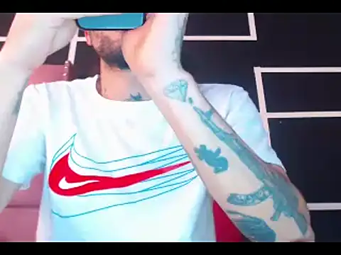 Snapshot of Christian_Stiven1 chatting on November 2, 2025, 3:17 pm Christian Stiven1 online show from November 2, 2025, 3:17 pm