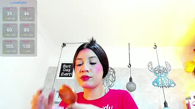 Snapshot of Rebeca_xs chatting on February 11, 2026, 7:30 am Rebeca xs online show from February 11, 2026, 7:30 am