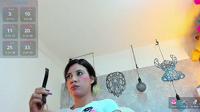 Snapshot of Rebeca_xs chatting on February 2, 2026, 8:30 pm Rebeca xs online show from February 2, 2026, 8:30 pm