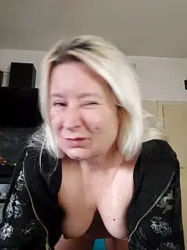 GeileEstelle online show from October 5, 2025, 5:53 am