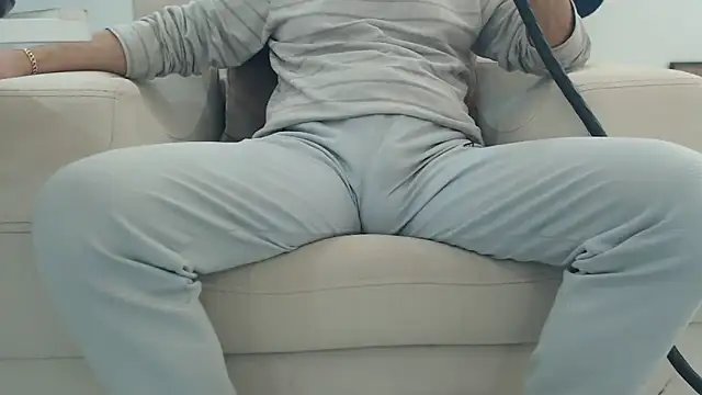 Snapshot of masterxmonster chatting on January 7, 2026, 5:01 am masterxmonster online show from January 7, 2026, 5:01 am