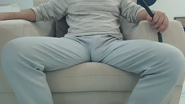 Snapshot of masterxmonster chatting on December 4, 2025, 12:09 am masterxmonster online show from December 4, 2025, 12:09 am