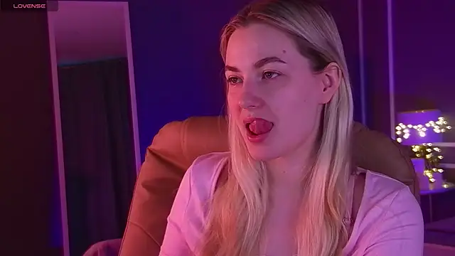 elinanortas online show from March 19, 2025, 1:10 am