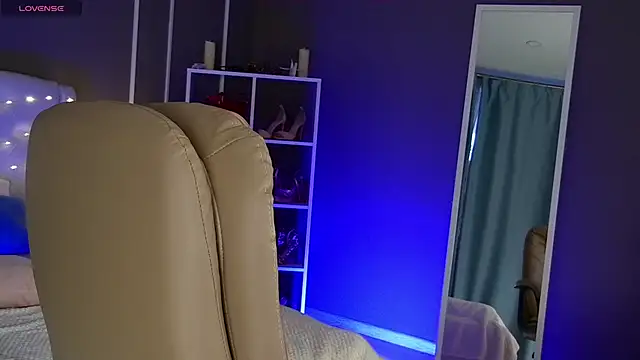 elinanortas online show from March 11, 2025, 1:26 am