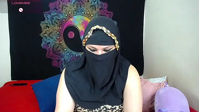 Snapshot of evelyn__salah chatting on October 26, 2025, 8:42 pm evelyn  salah online show from October 26, 2025, 8:42 pm