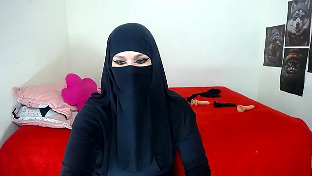 evelyn  salah online show from January 4, 2025, 4:23 am