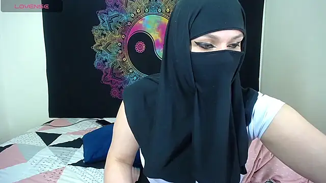 Snapshot of evelyn__salah chatting on October 26, 2025, 12:44 am evelyn  salah online show from October 26, 2025, 12:44 am