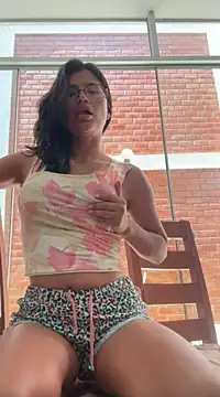 Snapshot of sexi_noemi chatting on March 21, 2025, 5:56 pm sexi noemi online show from March 21, 2025, 5:56 pm