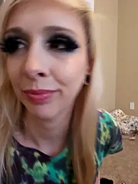 AmethystFoxx online show from November 12, 2025, 9:40 pm