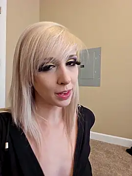 Snapshot of AmethystFoxx chatting on September 23, 2025, 6:59 pm AmethystFoxx online show from September 23, 2025, 6:59 pm