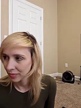 AmethystFoxx online show from February 16, 2026, 9:24 pm