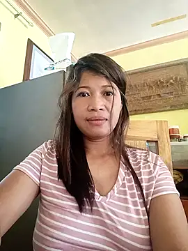 wildlavender69 online show from April 17, 2026, 12:46 am