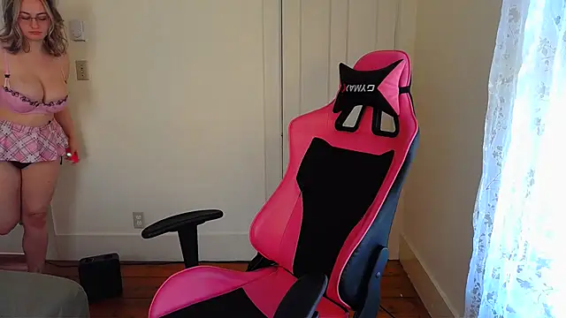 ashleyblaydex online show from March 29, 2026, 2:08 pm