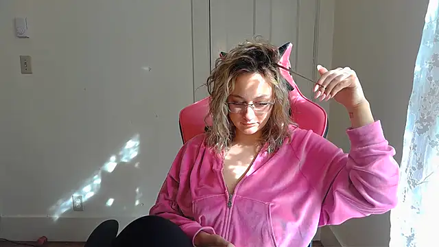 ashleyblaydex online show from May 25, 2026, 9:02 pm
