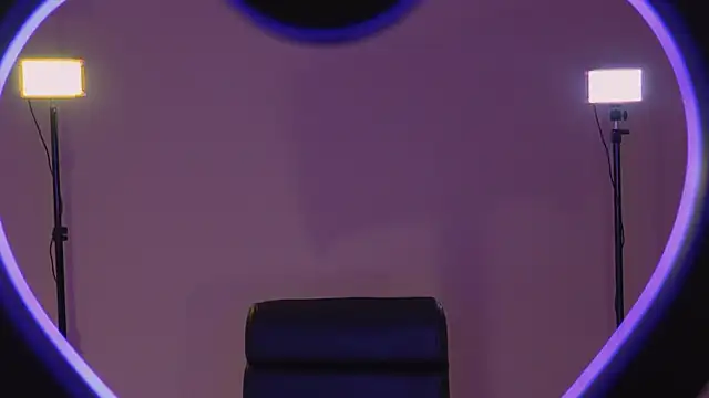 NaomiSainz online show from March 11, 2025, 12:39 pm