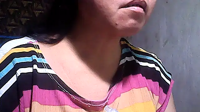 sweetsosie18 online show from April 15, 2026, 7:58 pm