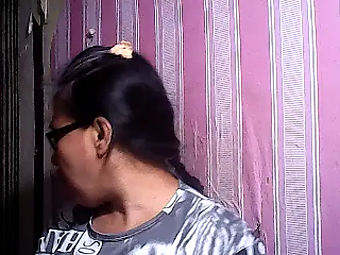sweetsosie18 online show from March 12, 2025, 4:08 am