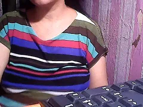 sweetsosie18 online show from March 20, 2025, 5:04 pm