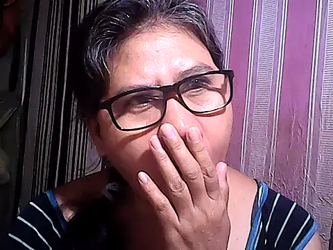 sweetsosie18 online show from November 27, 2025, 5:41 am