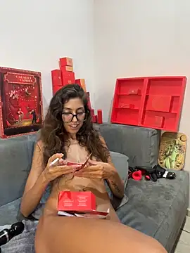 amanilouve online show from March 11, 2025, 1:23 pm
