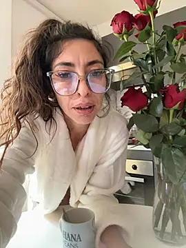 amanilouve online show from February 15, 2026, 9:08 am