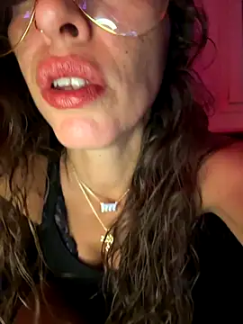 amanilouve online show from November 27, 2025, 7:03 pm